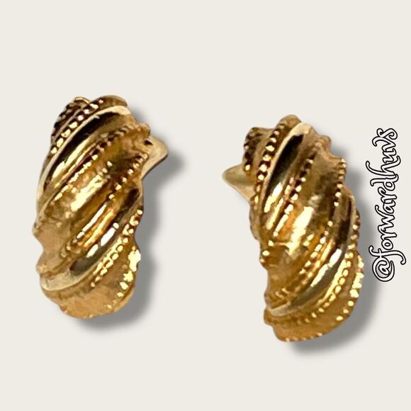 Vintage Gold Plated Clip-On Earrings - Picture 1 of 8